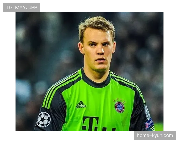 特写：诺伊尔两连扑后怒吼，力保拜仁晋级希望